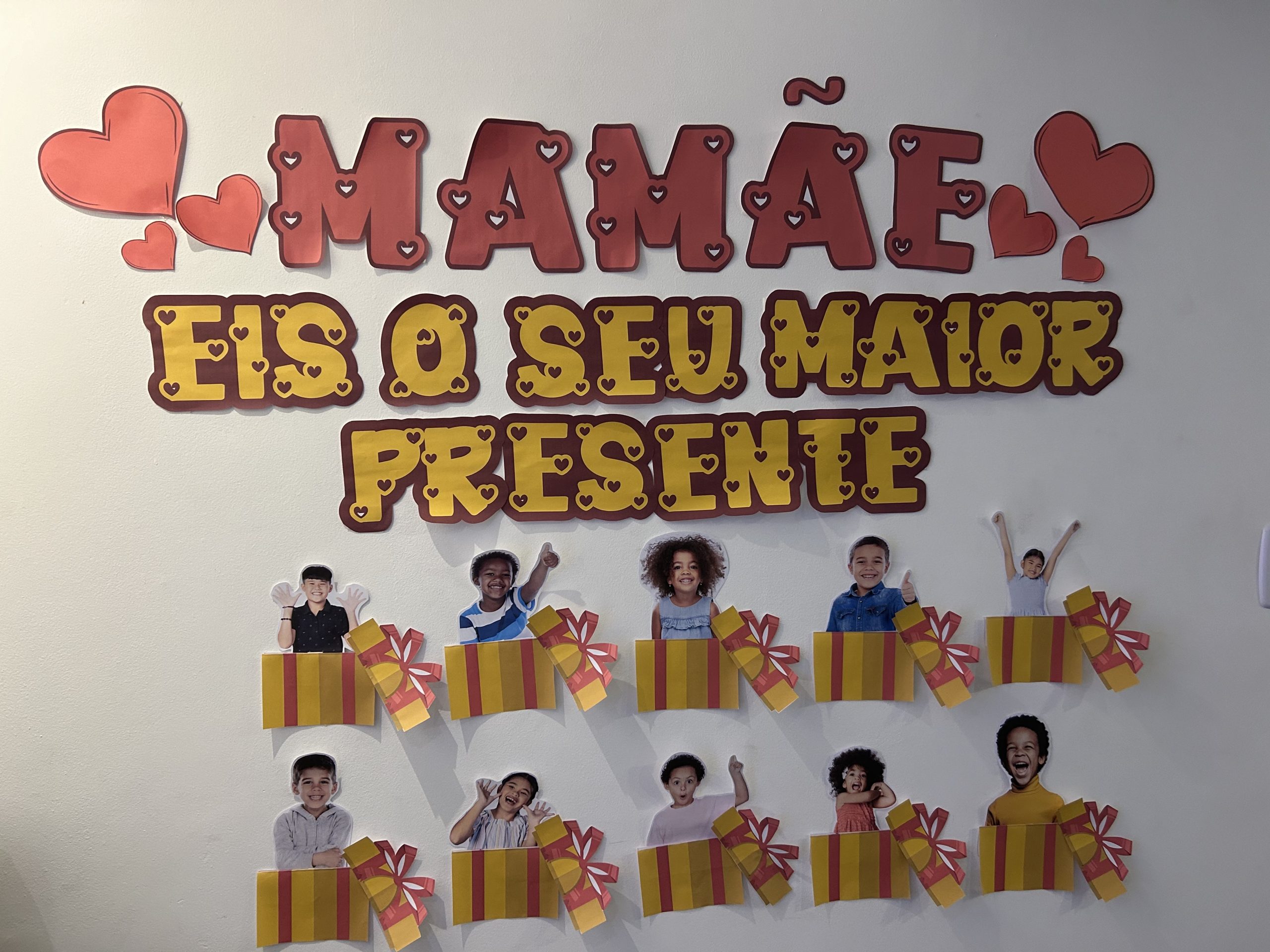 PAINEL DIA DAS MÃES - PRESENTE